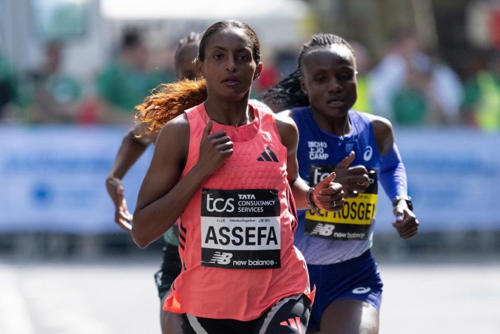 Tigst Assefa vence a Maratona de Londres com recorde mundial em prova só feminina