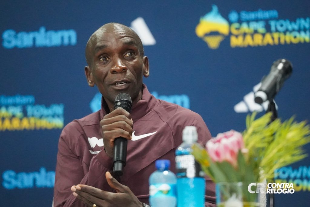 Dez anos após o ouro no Rio, Eliud Kipchoge volta ao Brasil para correr em Porto Alegre