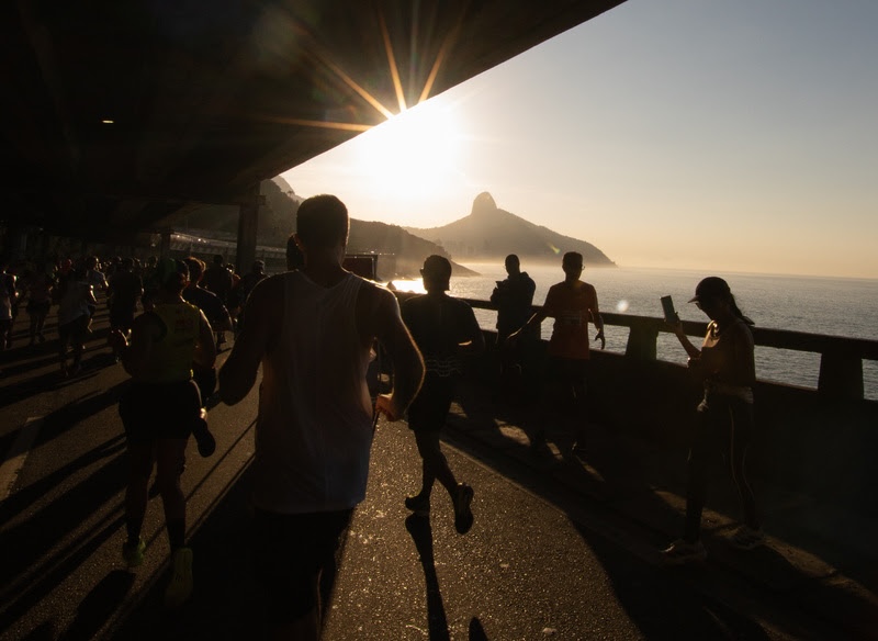 Maratona do Rio tem prova feminina histórica e campeão a um segundo da melhor marca do país