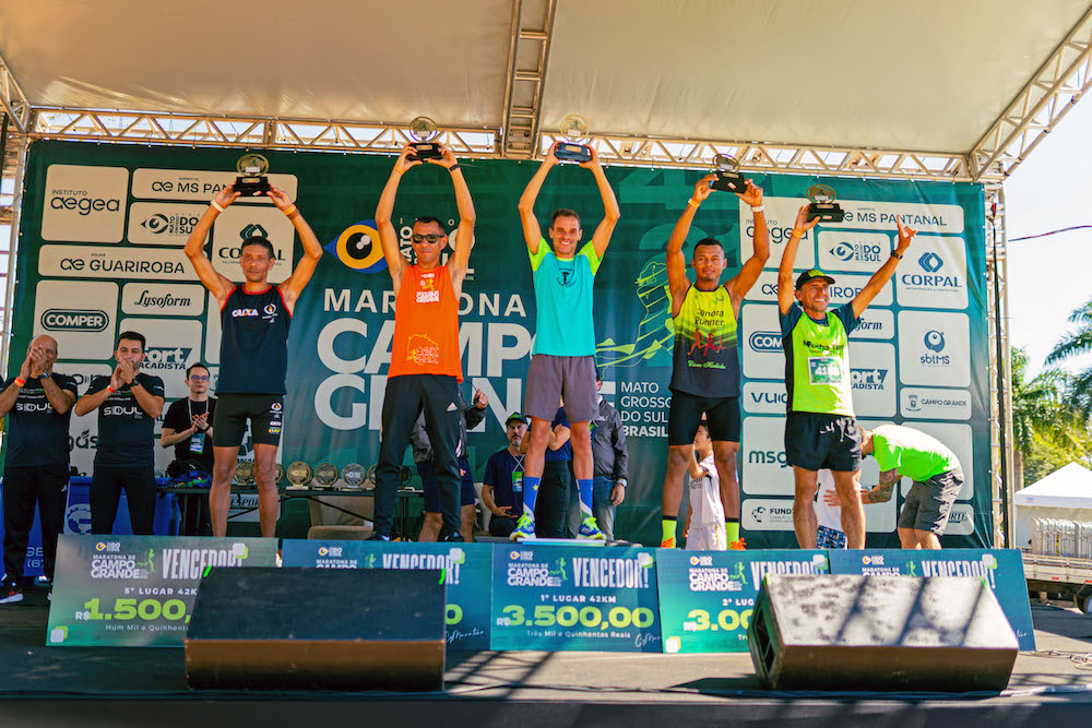 Podio 42 km masculino credito Gleison Nascimento