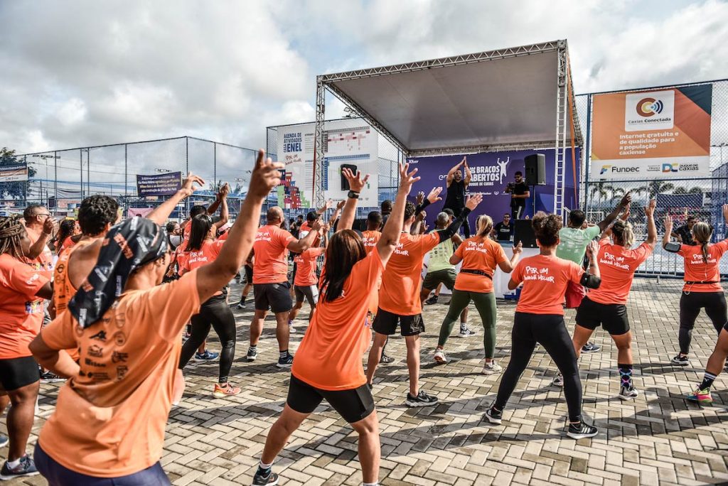 Projeto de Braços Abertos volta a São Gonçalo, RJ, com programação gratuita, incluindo uma corrida de 5 km e uma corrida para crianças