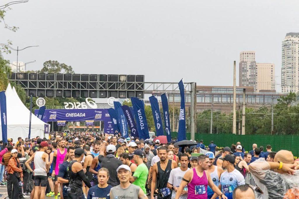 Quenianos vencem a ASICS Golden Run, que reúne 10 mil corredores em São Paulo