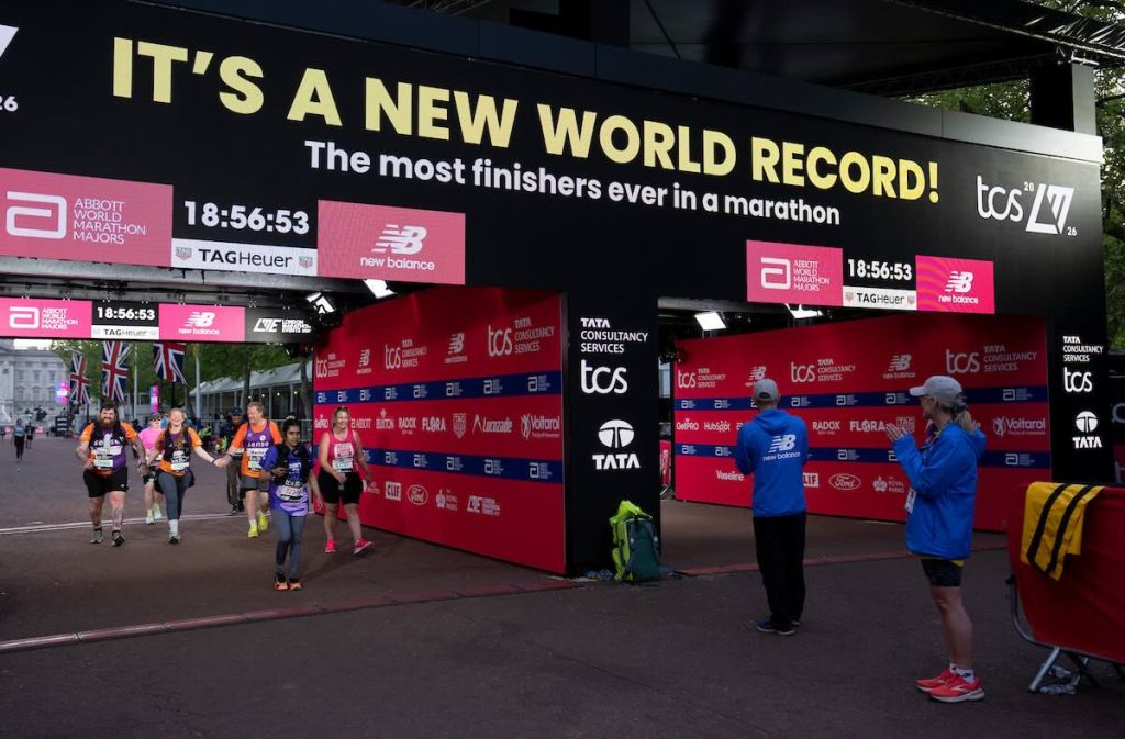 Maratona de Londres 2026 se torna a maior do mundo, com 59.830 concluintes